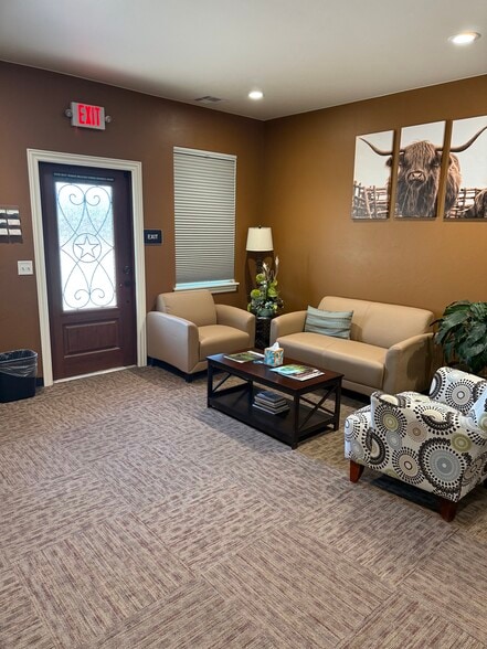 3934 NW 36th St, Oklahoma City, OK à louer - Photo du bâtiment - Image 2 de 6