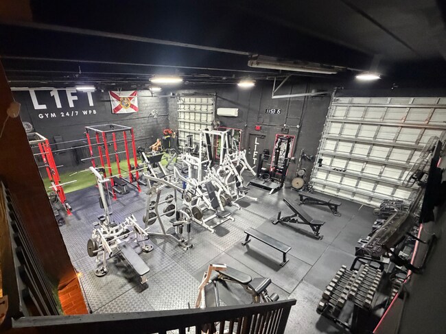 Plus de détails pour 1142 Okeechobee Rd, West Palm Beach, FL - Bureau/Commerce de détail à louer