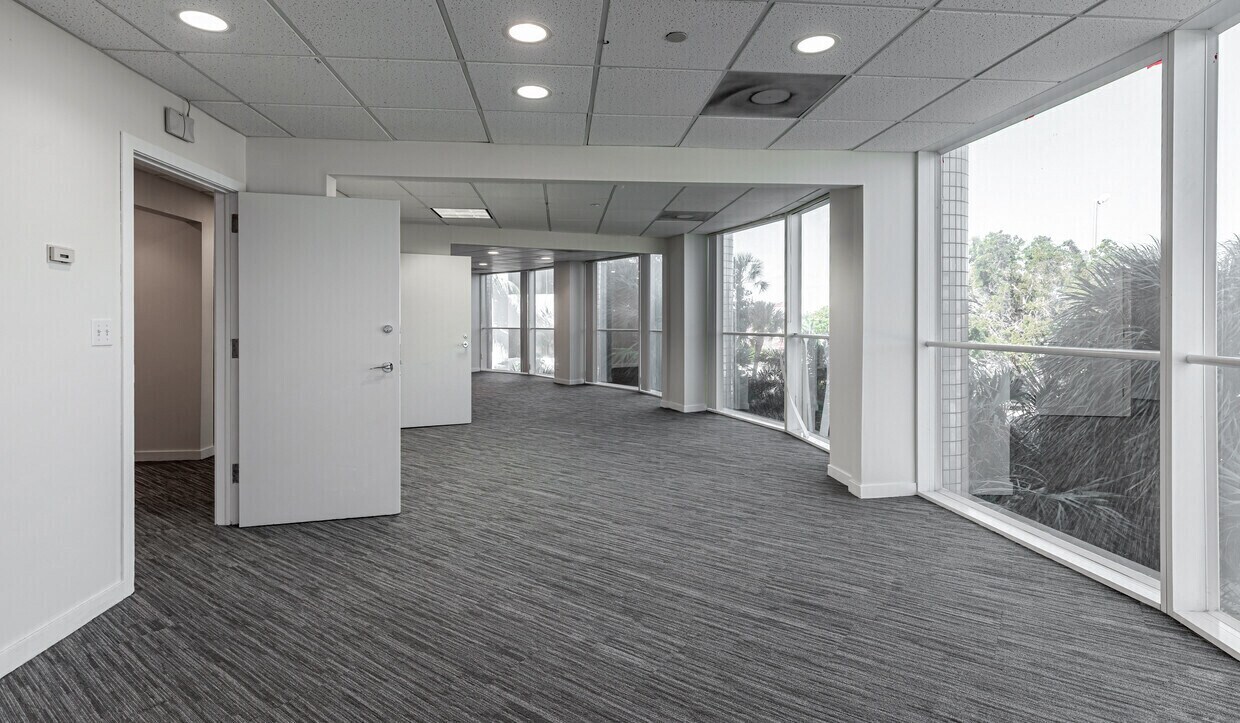 3101 N Federal Hwy, Fort Lauderdale, FL for lease Interior Photo- Image 1 of 4