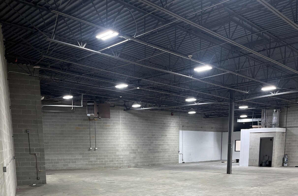 601-701 Frontier Way, Bensenville, IL à louer Photo de construction- Image 1 de 5