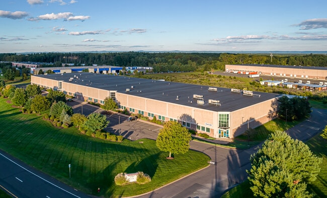 Plus de détails pour 75 International Dr, Windsor, CT - Industriel à louer