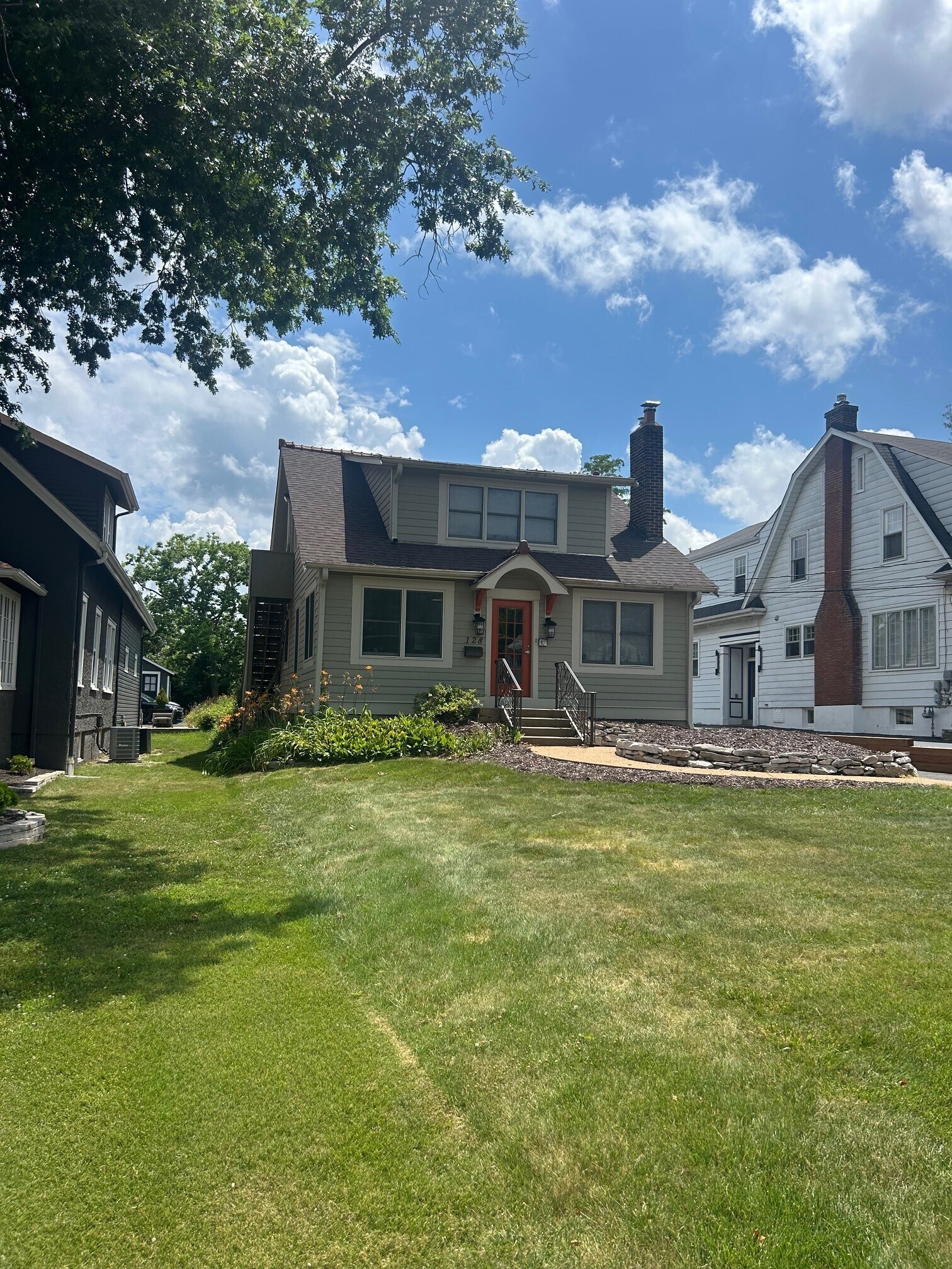 128 W Monroe Ave, Kirkwood, MO for lease Building Photo- Image 1 of 8