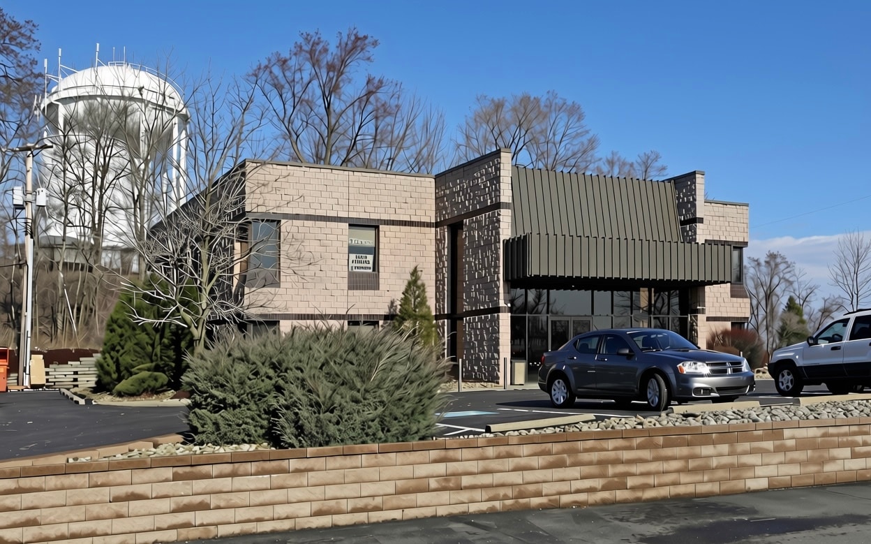 6200 Steubenville Pike, McKees Rocks, PA for lease Interior Photo- Image 1 of 2