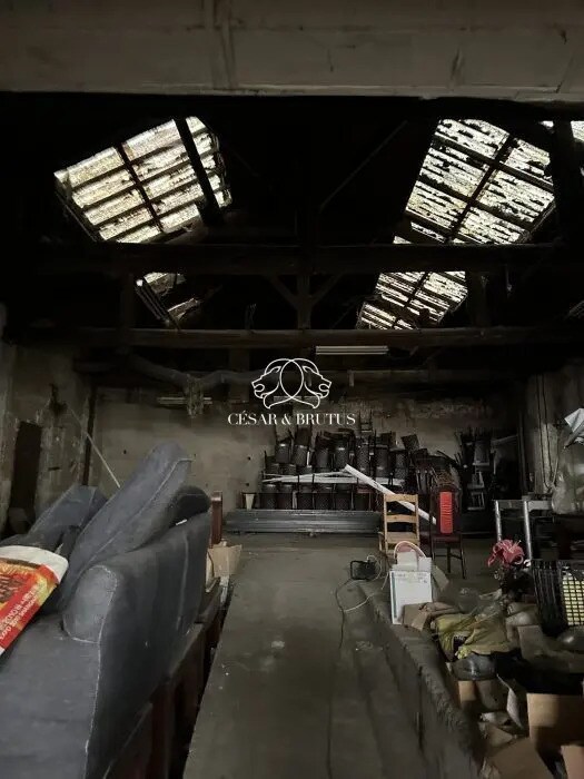 Industrial in Lyon for sale Interior Photo- Image 1 of 16