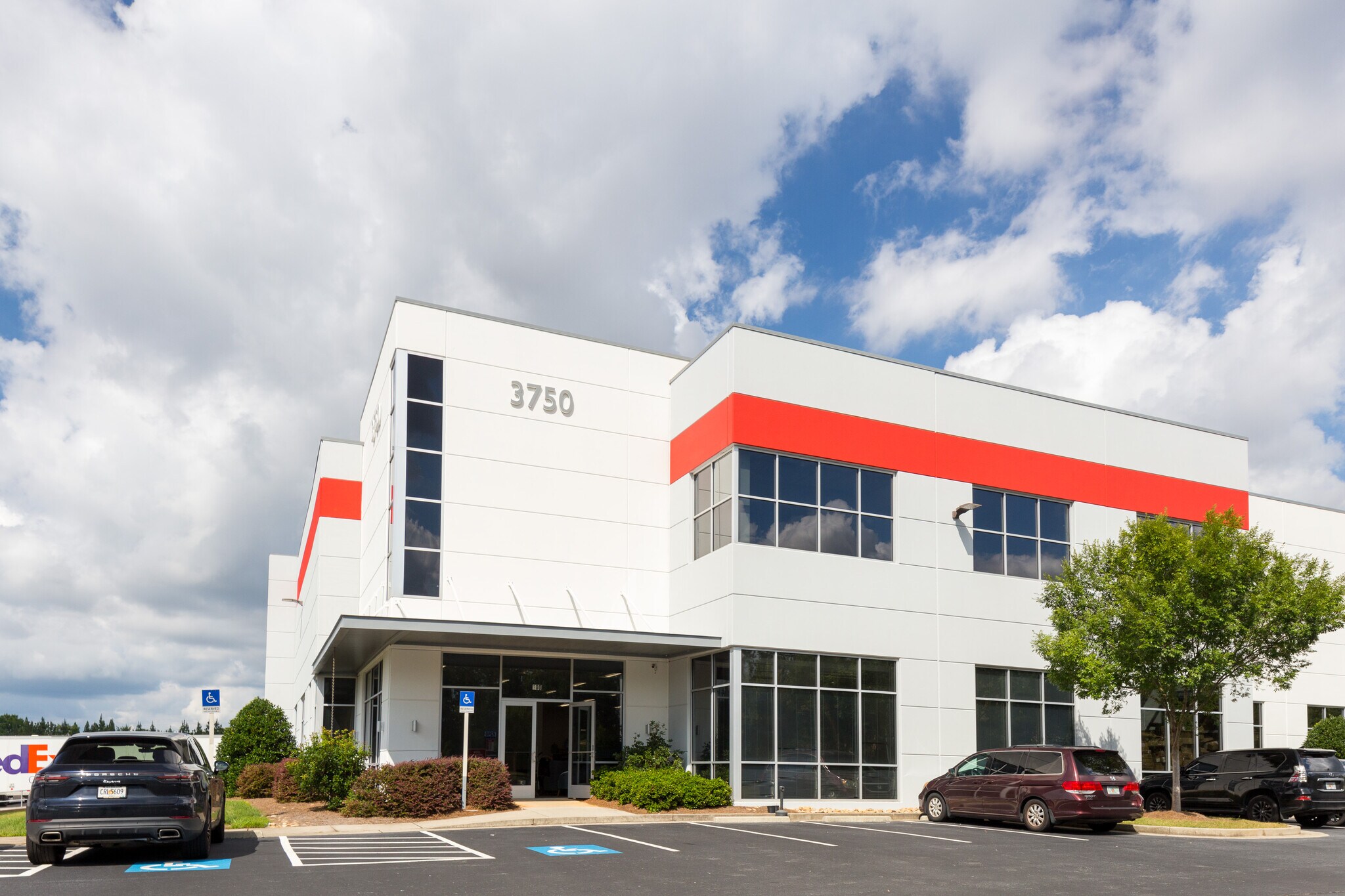 3750 Blue Ridge Dr, Buford, GA à louer Photo du bâtiment- Image 1 de 6