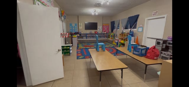 2098 N Benson Ave, Upland, CA for lease - Primary Photo - Image 1 of 8