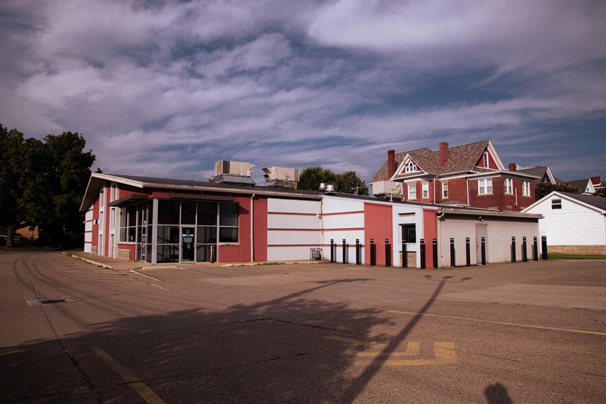 2014 Dudley Ave, Parkersburg, WV for sale - Building Photo - Image 2 of 40