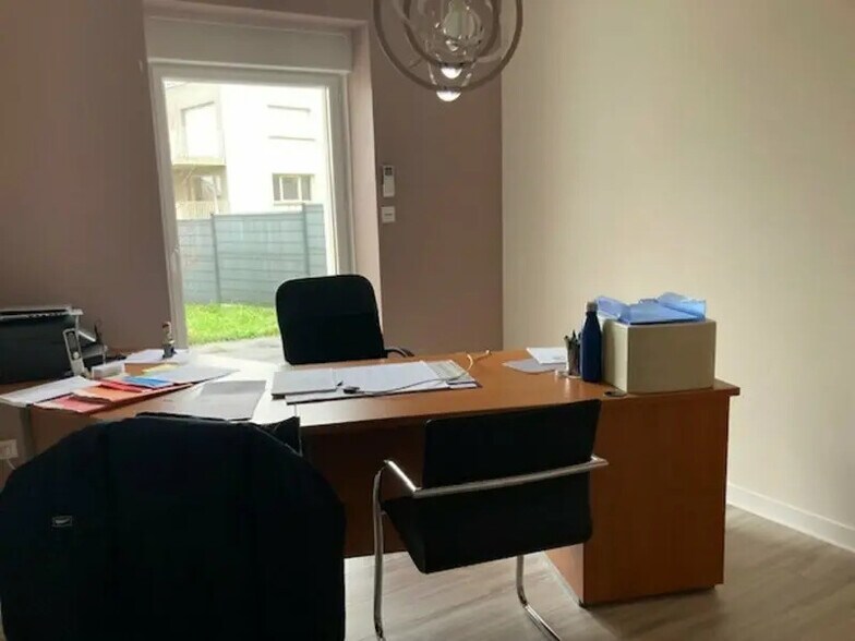Office in Quimper for lease - Interior Photo - Image 3 of 4