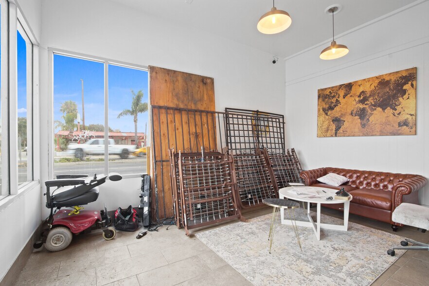 4686-4688 W Imperial Hwy, Inglewood, CA à vendre - Photo du bâtiment - Image 3 de 11