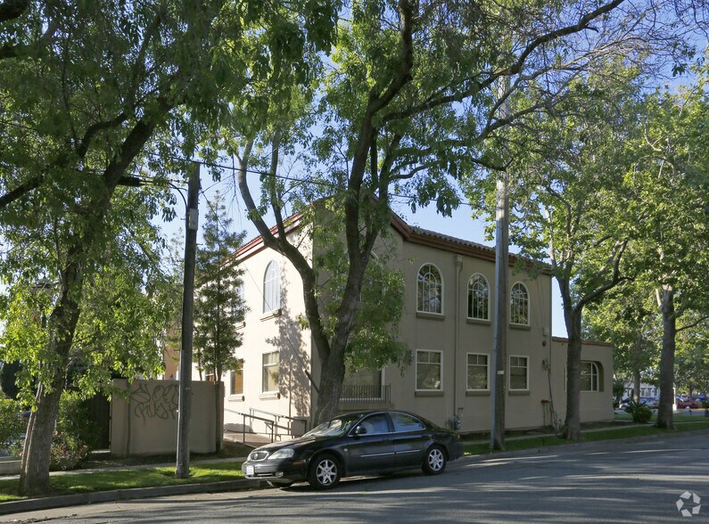 1694 The Alameda, San Jose, CA à louer - Photo du bâtiment - Image 2 de 4