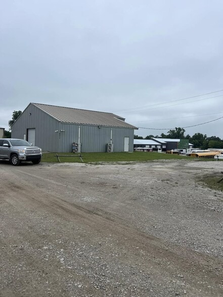 8511 S Regency Dr, Tulsa, OK for lease - Building Photo - Image 3 of 21