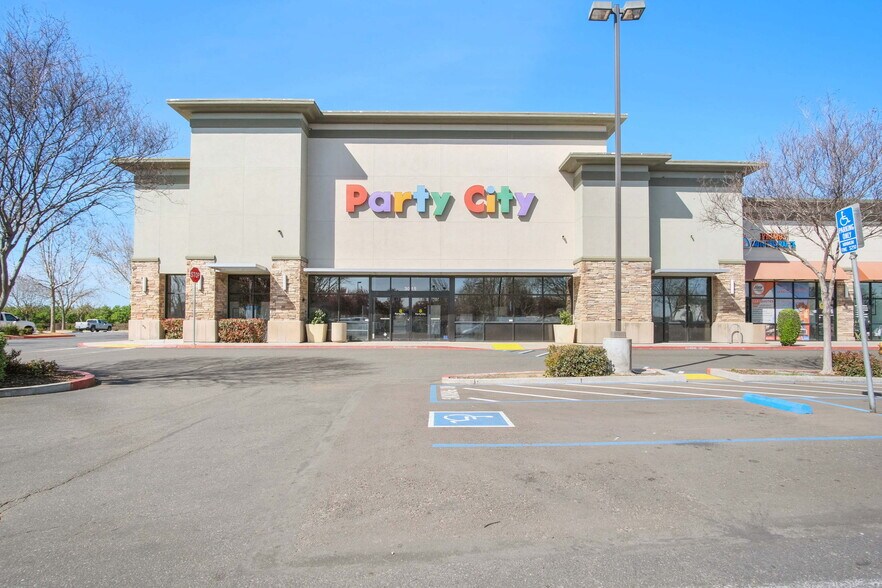 N Tegner Rd, Turlock, CA à louer - Photo du bâtiment - Image 1 de 34