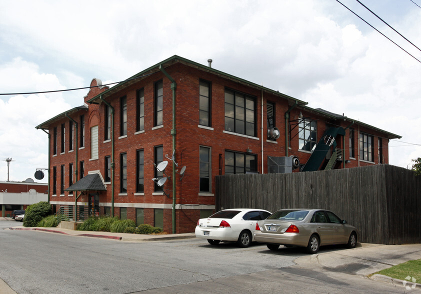 1332-1336 E 15th St, Tulsa, OK for lease - Building Photo - Image 2 of 2