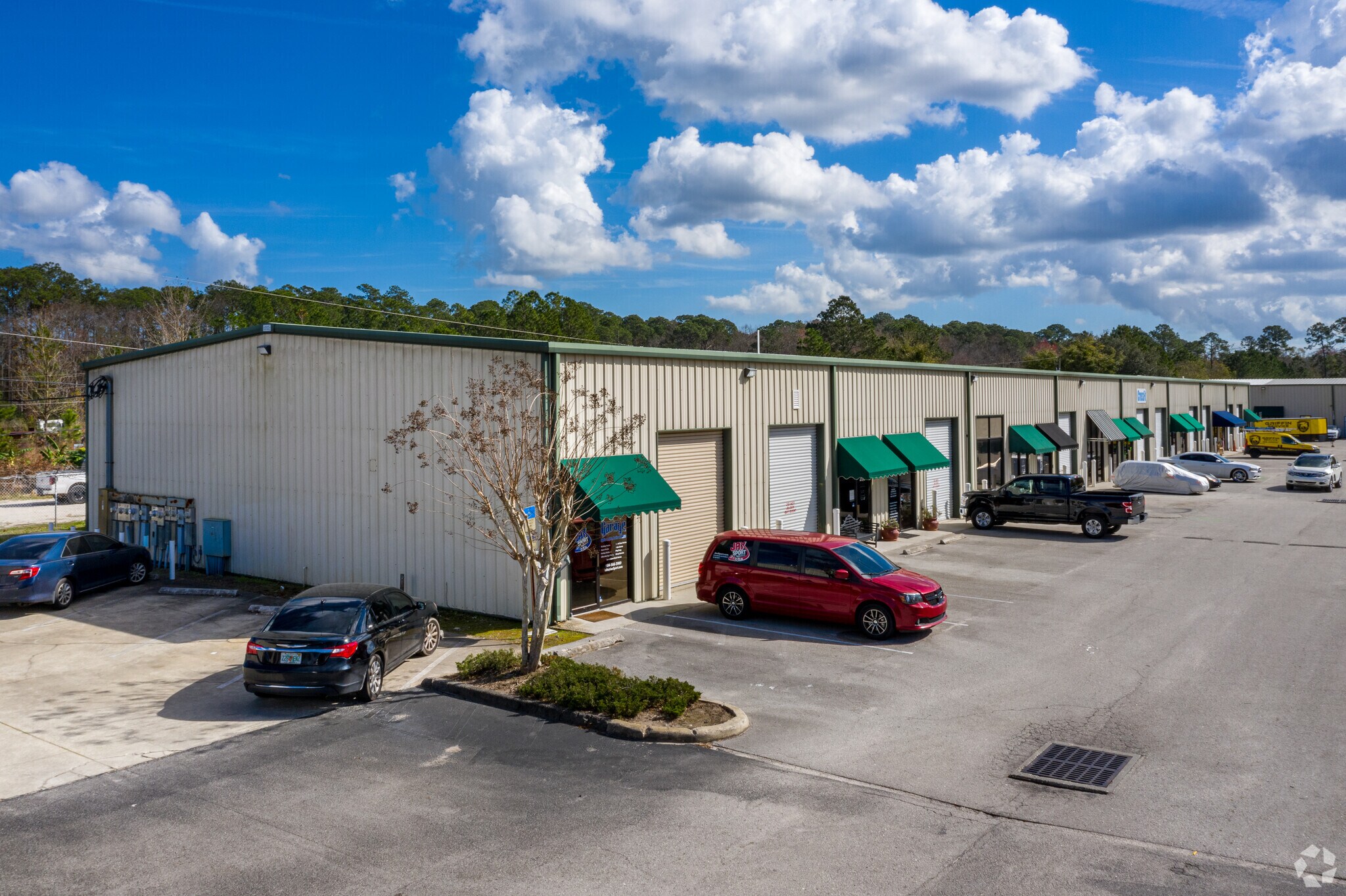 Retail/Warehouse Investment portfolio of 3 properties for sale on LoopNet.ca Building Photo- Image 1 of 4