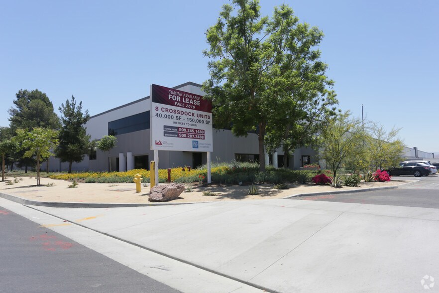 5125 Schaefer Ave, Chino, CA à louer - Photo du bâtiment - Image 2 de 8