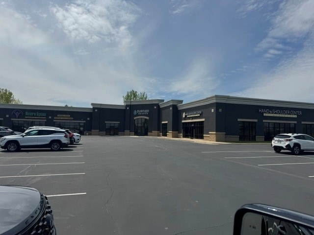 2593 Development Dr, Green Bay, WI for lease - Building Photo - Image 3 of 32