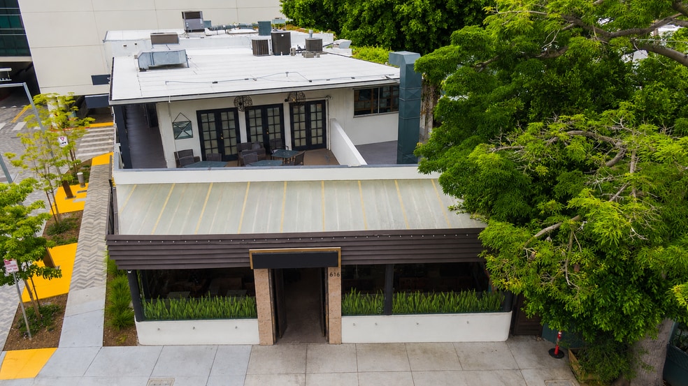 616 N Robertson Blvd, West Hollywood, CA for sale - Building Photo - Image 3 of 15