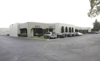 Plus de détails pour 20740-20750 Carrey Rd, Walnut, CA - Bureau/Commerce de détail à louer
