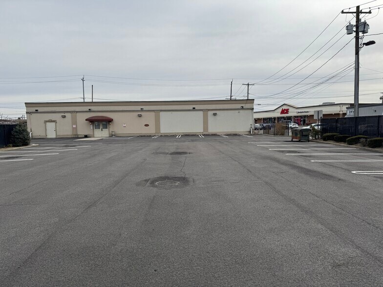 3930 Long Beach Rd, Island Park, NY à vendre - Photo du bâtiment - Image 2 de 5