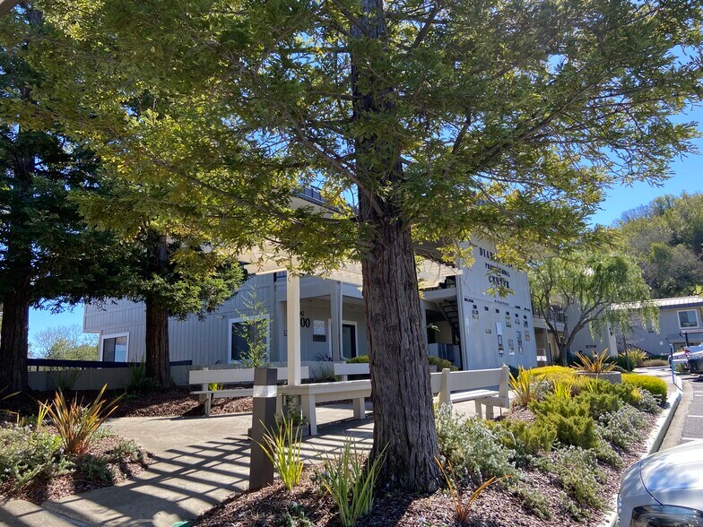 100 Professional Center Dr, Novato, CA à louer - Photo du bâtiment - Image 3 de 15