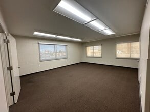 1818 Industrial Rd, Las Vegas, NV for lease Interior Photo- Image 2 of 8