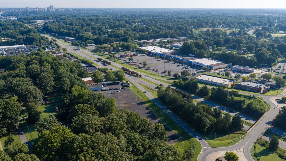 7536 NC 62 Hwy, Trinity, NC à vendre - Photo du bâtiment - Image 2 de 9