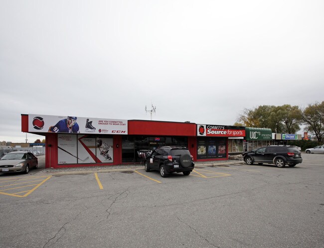 Plus de détails pour 450 S Service Rd W, Oakville, ON - Local d'activités à louer