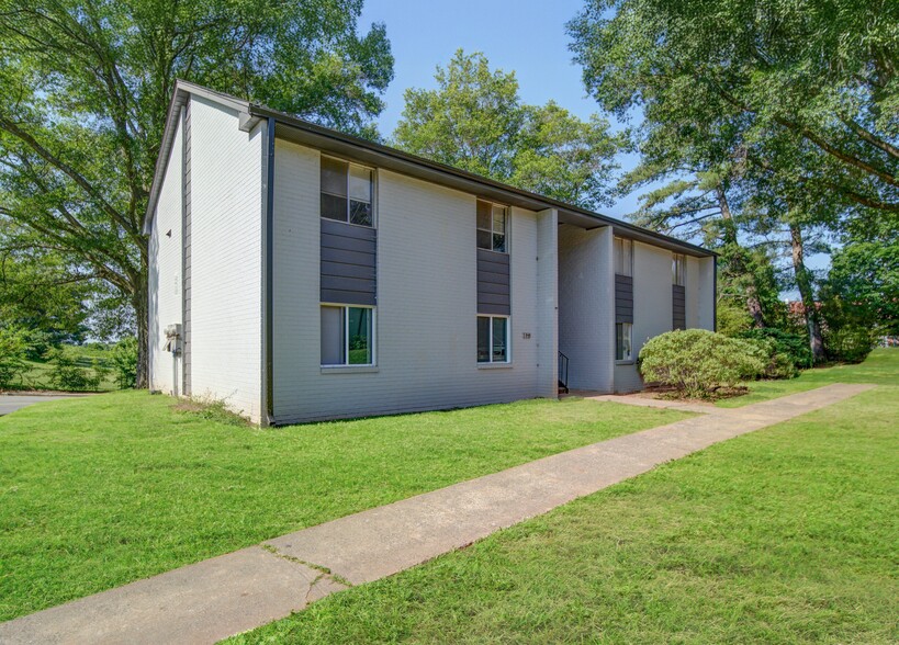 915 E 2nd St, Winston-Salem, NC à vendre - Photo principale - Image 1 de 19