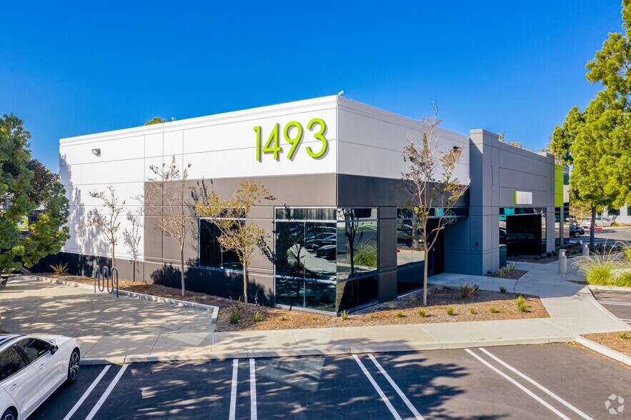 1491 Poinsettia Ave, Vista, CA à louer - Photo du bâtiment - Image 2 de 11