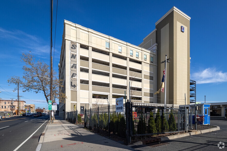 98 Frelinghuysen Ave, Newark, NJ for lease - Building Photo - Image 3 of 4