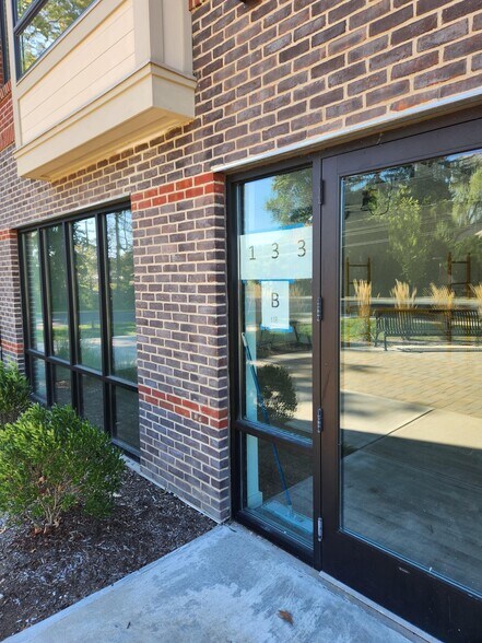 133 S East St, Amherst, MA à louer - Photo du bâtiment - Image 3 de 6