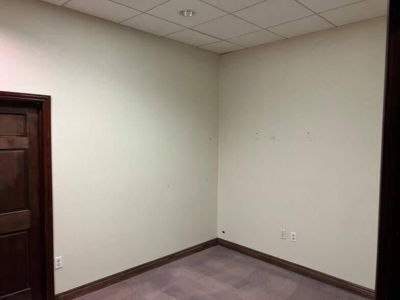 5868 S Pecos Rd, Las Vegas, NV à louer - Photo intérieure - Image 3 de 13