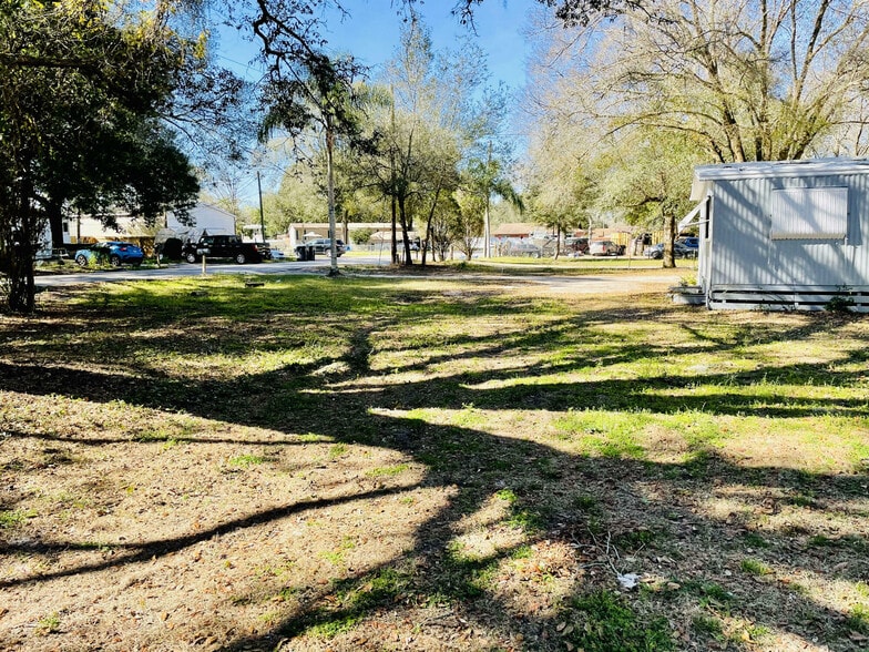 10116 Lake Ave, Tampa, FL for sale - Building Photo - Image 2 of 18