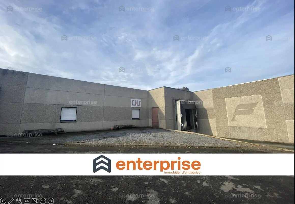 Industrial in Halluin for lease Primary Photo- Image 1 of 2
