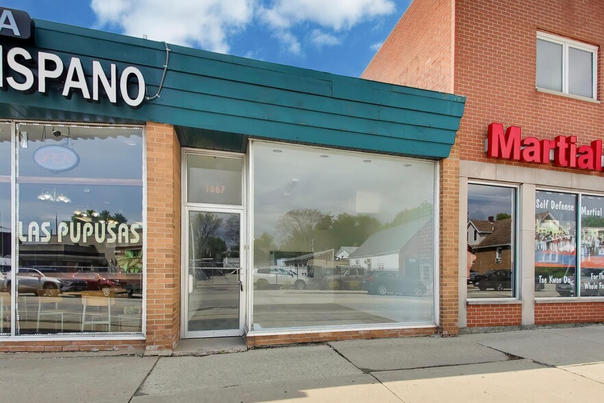 1667-1675 Oakton St, Des Plaines, IL for sale - Building Photo - Image 3 of 16