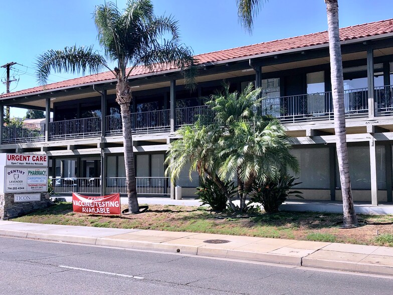 2001 E 4th St, Santa Ana, CA for lease - Building Photo - Image 2 of 4