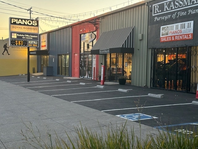 841-843 Gilman St, Berkeley, CA for lease - Building Photo - Image 2 of 16