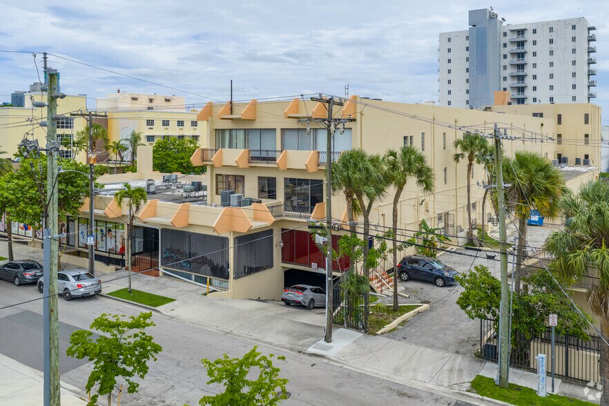 300-336 SW 12th Ave, Miami, FL for lease - Building Photo - Image 2 of 4