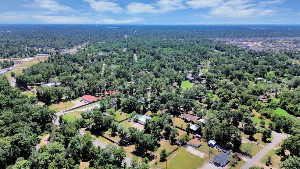 14112 FM 1485 Rd, Conroe, TX à vendre - Photo du bâtiment - Image 2 de 27