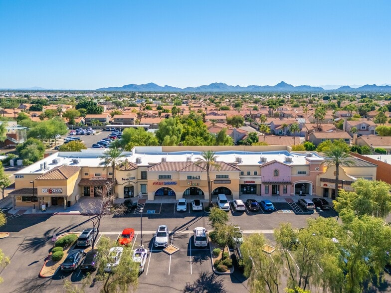 4731 E Union Hills Ave, Phoenix, AZ à louer - Photo du bâtiment - Image 1 de 6