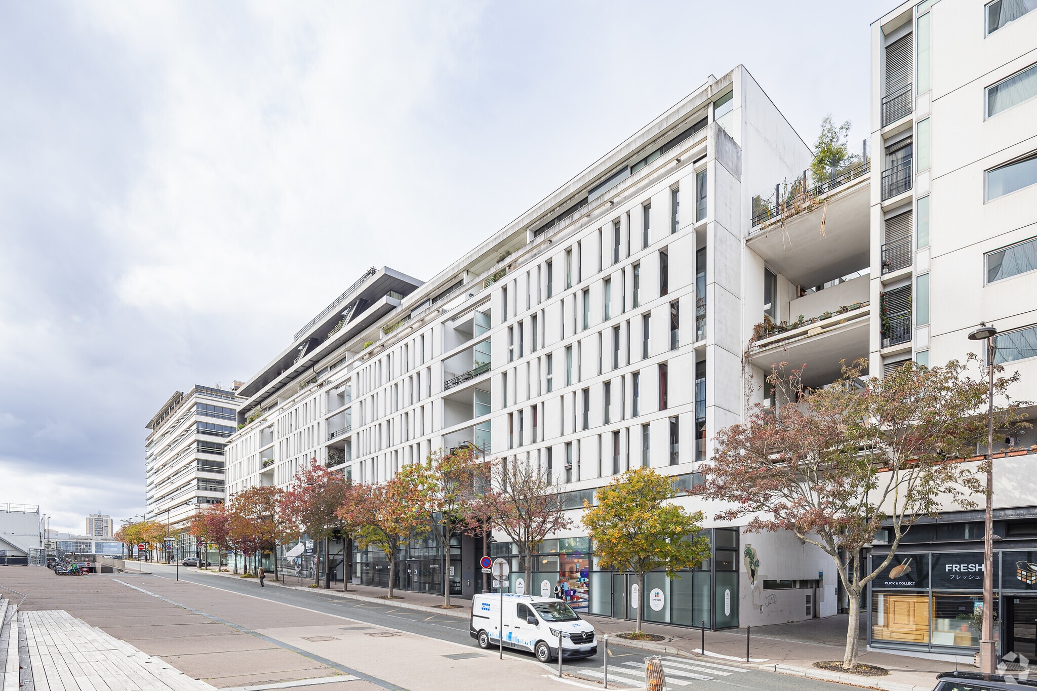 16 Rue Raymond Aron, Paris for sale Primary Photo- Image 1 of 14