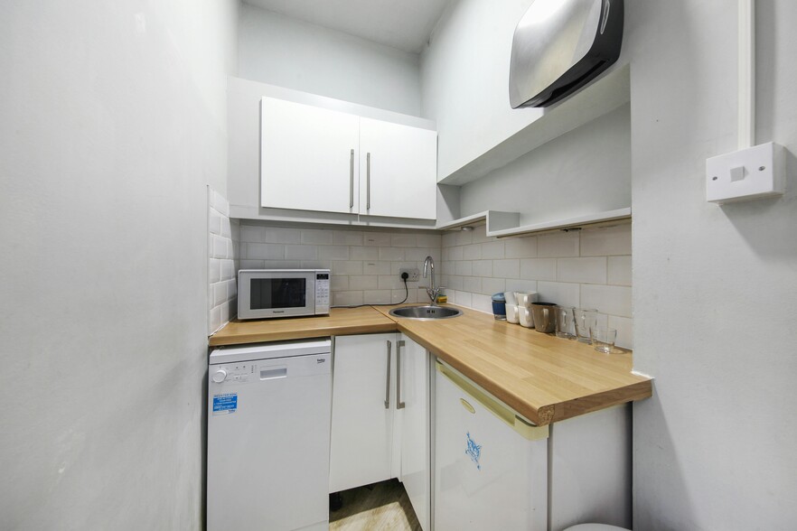 54 Marshall St, London à vendre - Photo du bâtiment - Image 2 de 13