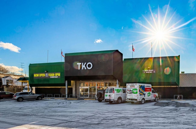 Plus de détails pour 1319 Bloor St W, Toronto, ON - Commerce de détail à louer