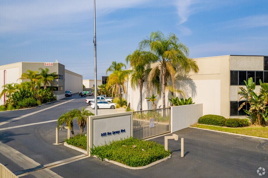 6459 Box Springs Blvd, Riverside, CA à louer - Photo du bâtiment - Image 2 de 16