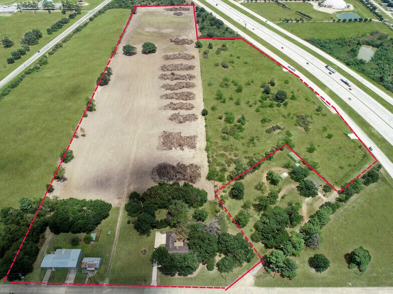 1408 Ward Bend Rd, Sealy, TX à vendre - Photo du bâtiment - Image 2 de 17