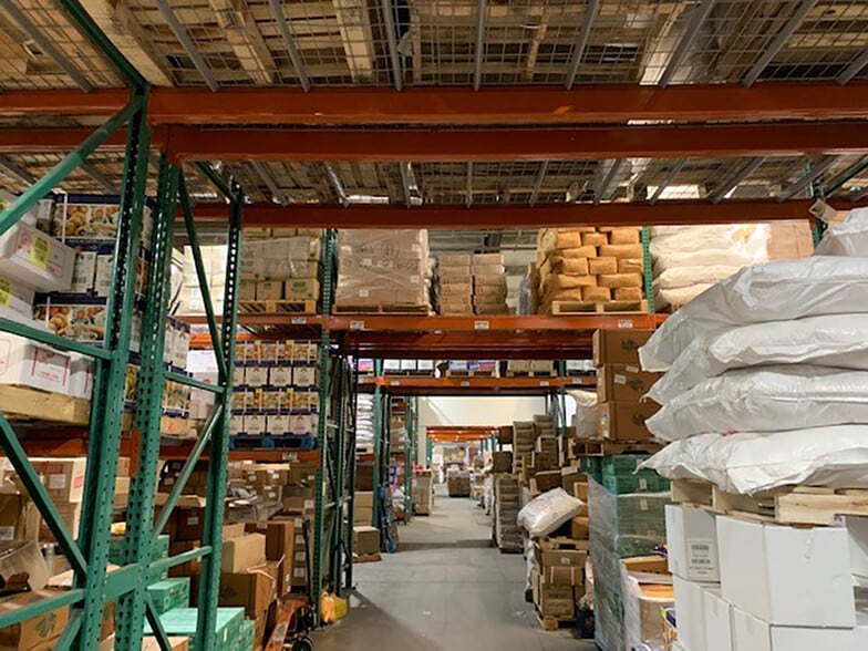 13815 Struikman Rd, Cerritos, CA for sale - Interior Photo - Image 3 of 10