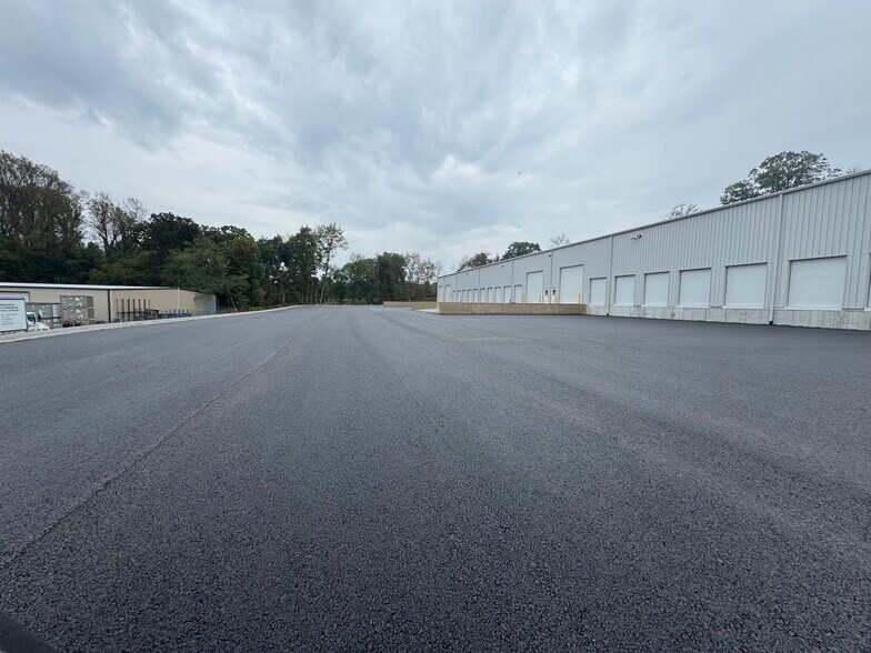 967 Sweeney Dr, Hagerstown, MD à louer - Photo du bâtiment - Image 3 de 8