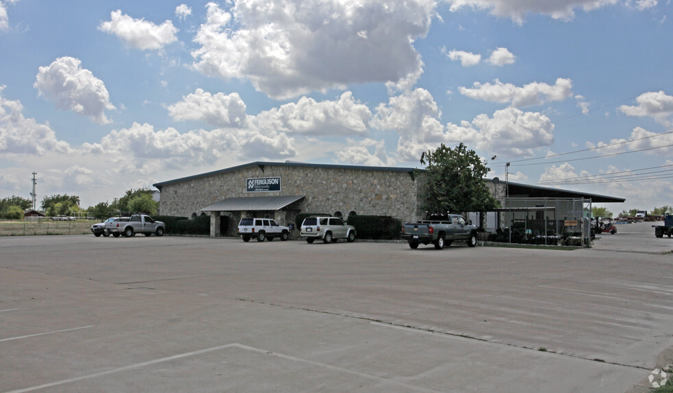 13201 Harmon Rd, Fort Worth, TX for sale - Building Photo - Image 1 of 1