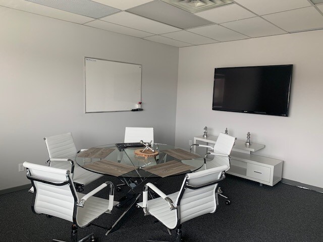 1420 40th Ave NE, Calgary, AB à vendre - Photo intérieure - Image 3 de 11