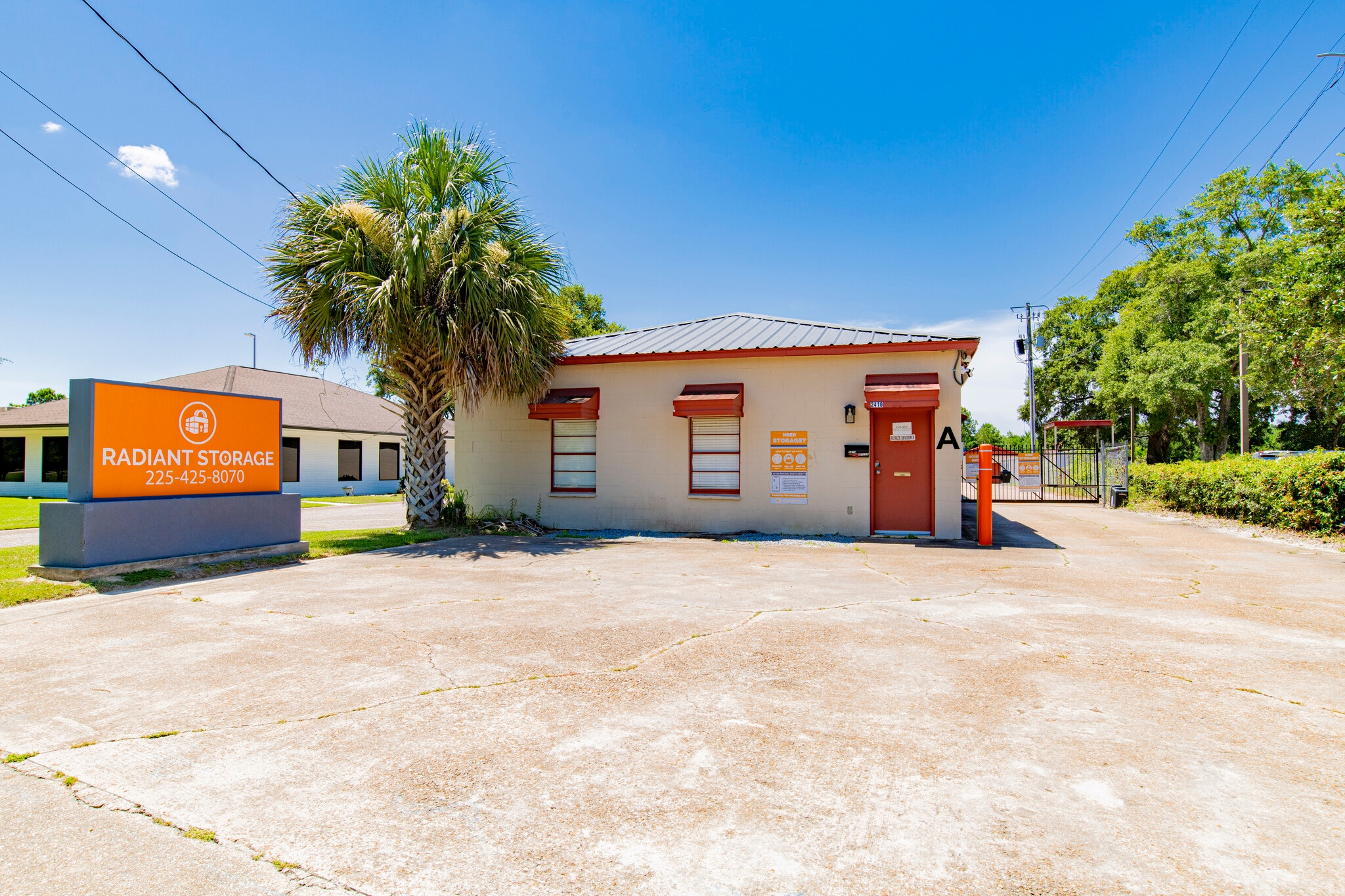 Radiant Storage Portfolio portfolio of 3 properties for sale on LoopNet.ca Building Photo- Image 1 of 5
